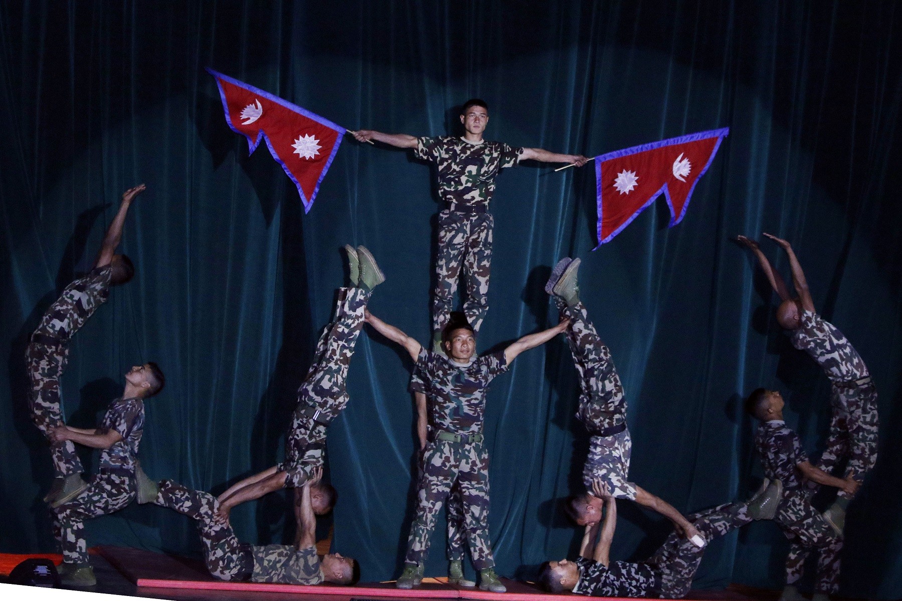 Demonstrate military art skills