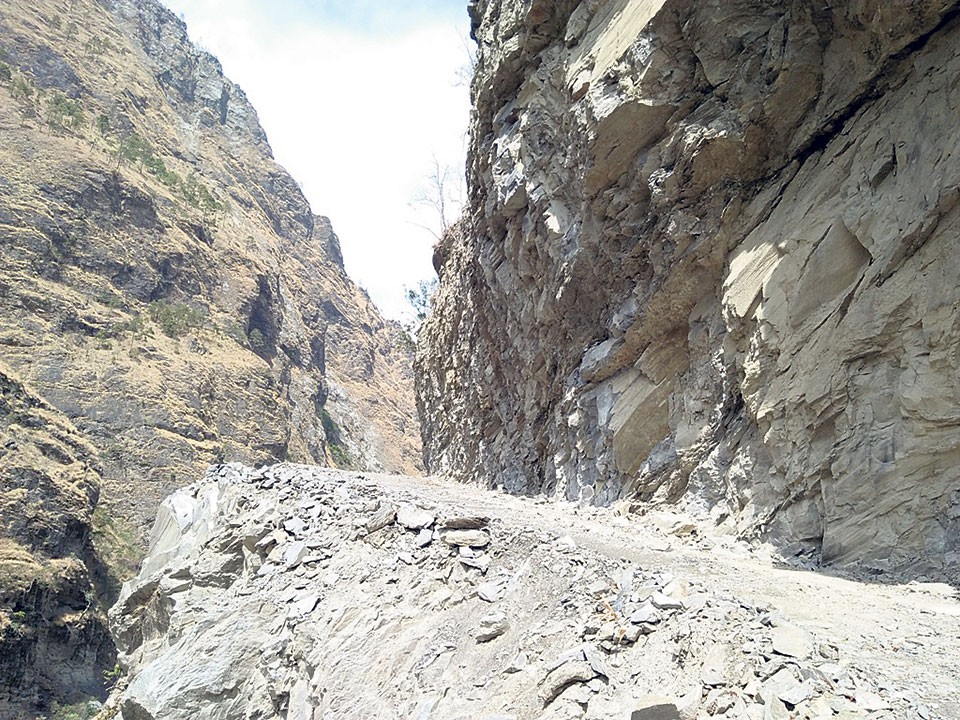 Galchhi-Rasuwagadhi road project sees 65 percent work progress