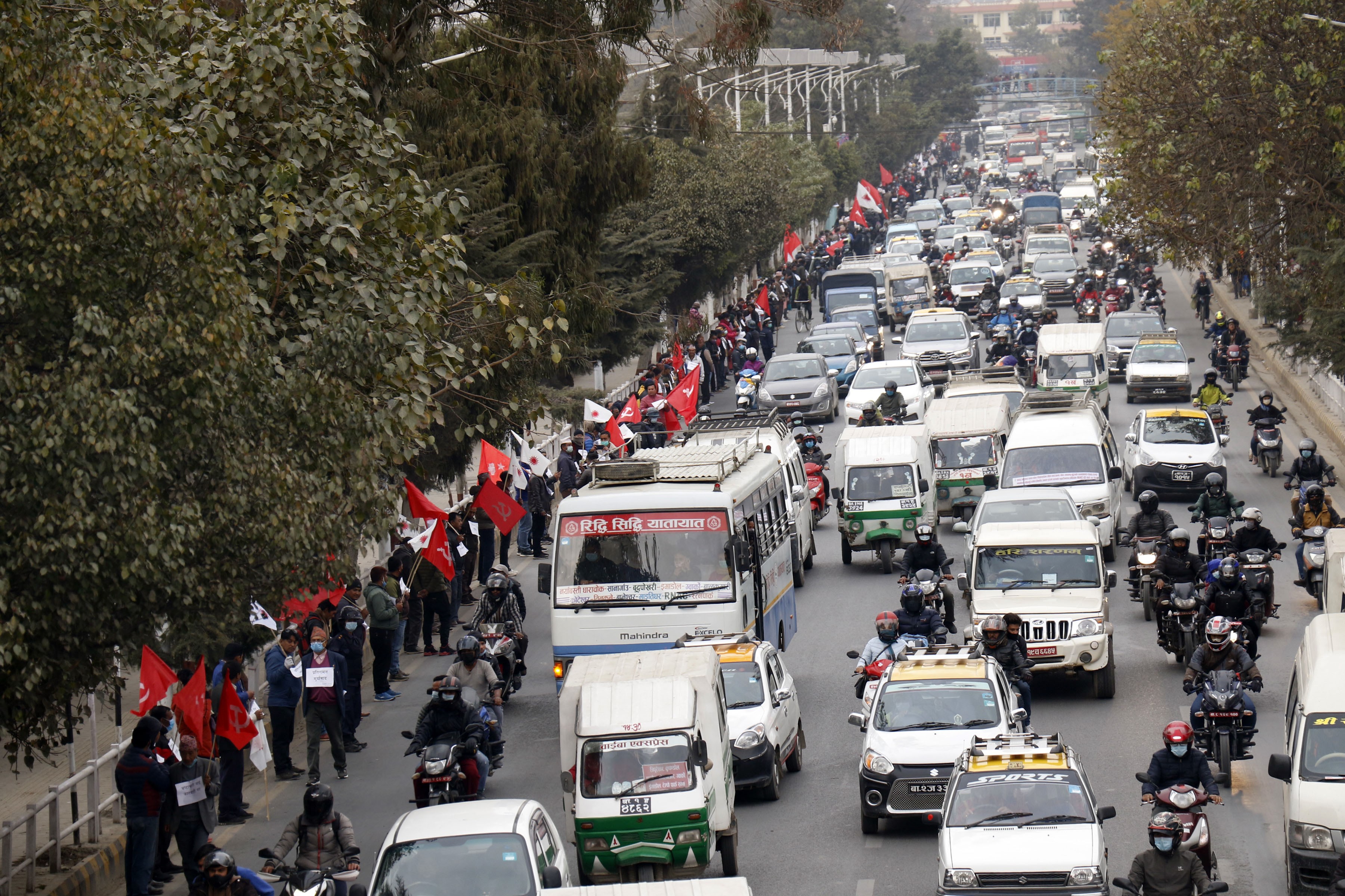 Prachanda-Nepal faction forms human chain encircling Tundikhel