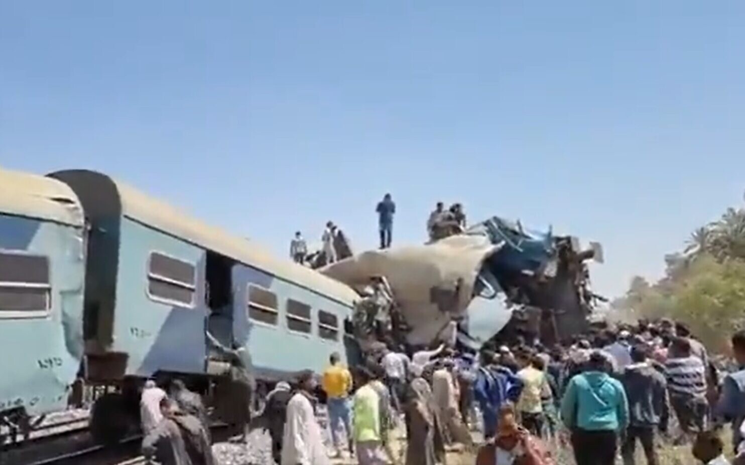 32 killed, 66 wounded as 2 trains collide in Egypt's Sohag