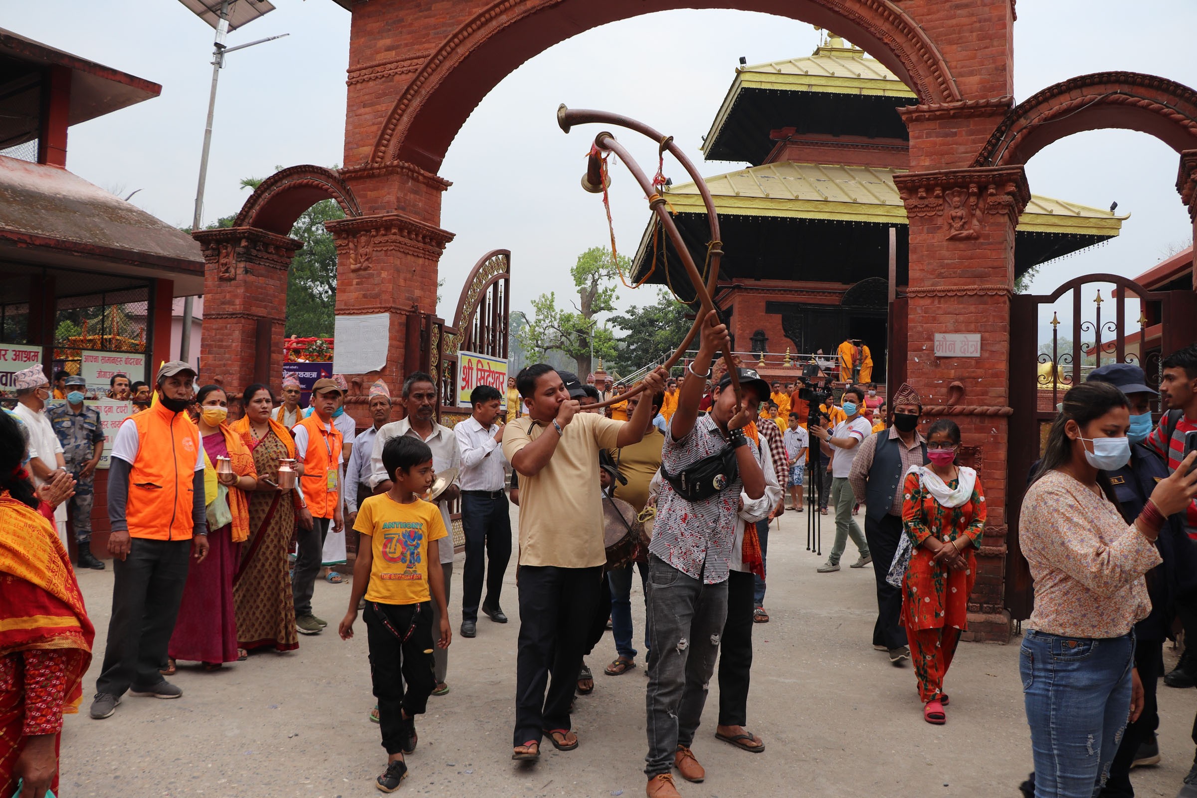 Procession with idols marches towards Madi