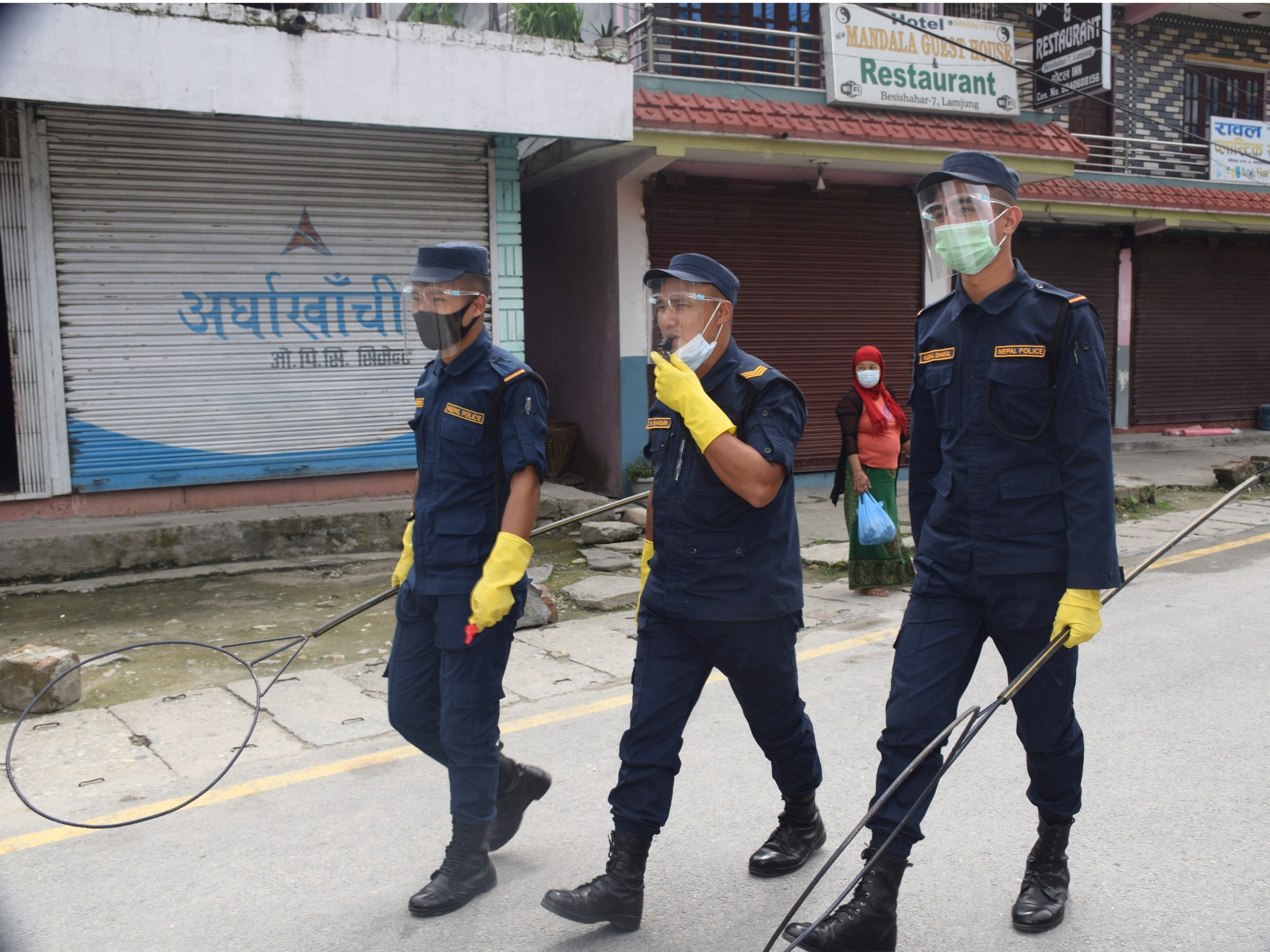भीडभाड बढेपछि प्रहरीद्वारा थप कडाइ