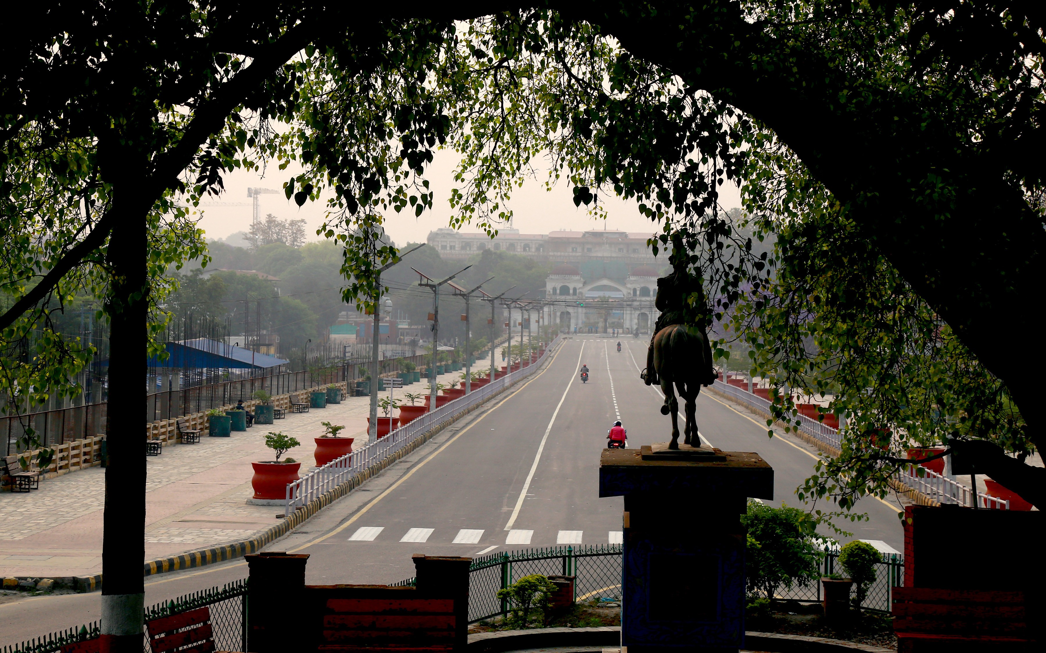 असारदेखि ‘लुज डाउन’