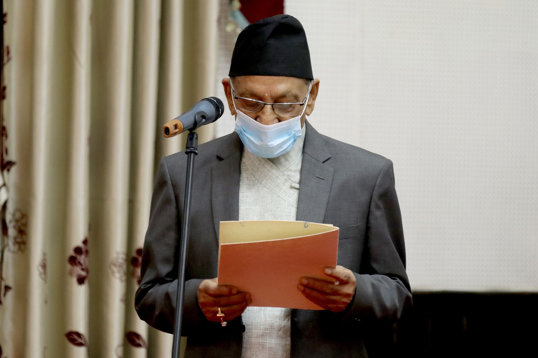 Chief of Province No. 2 takes oath of office