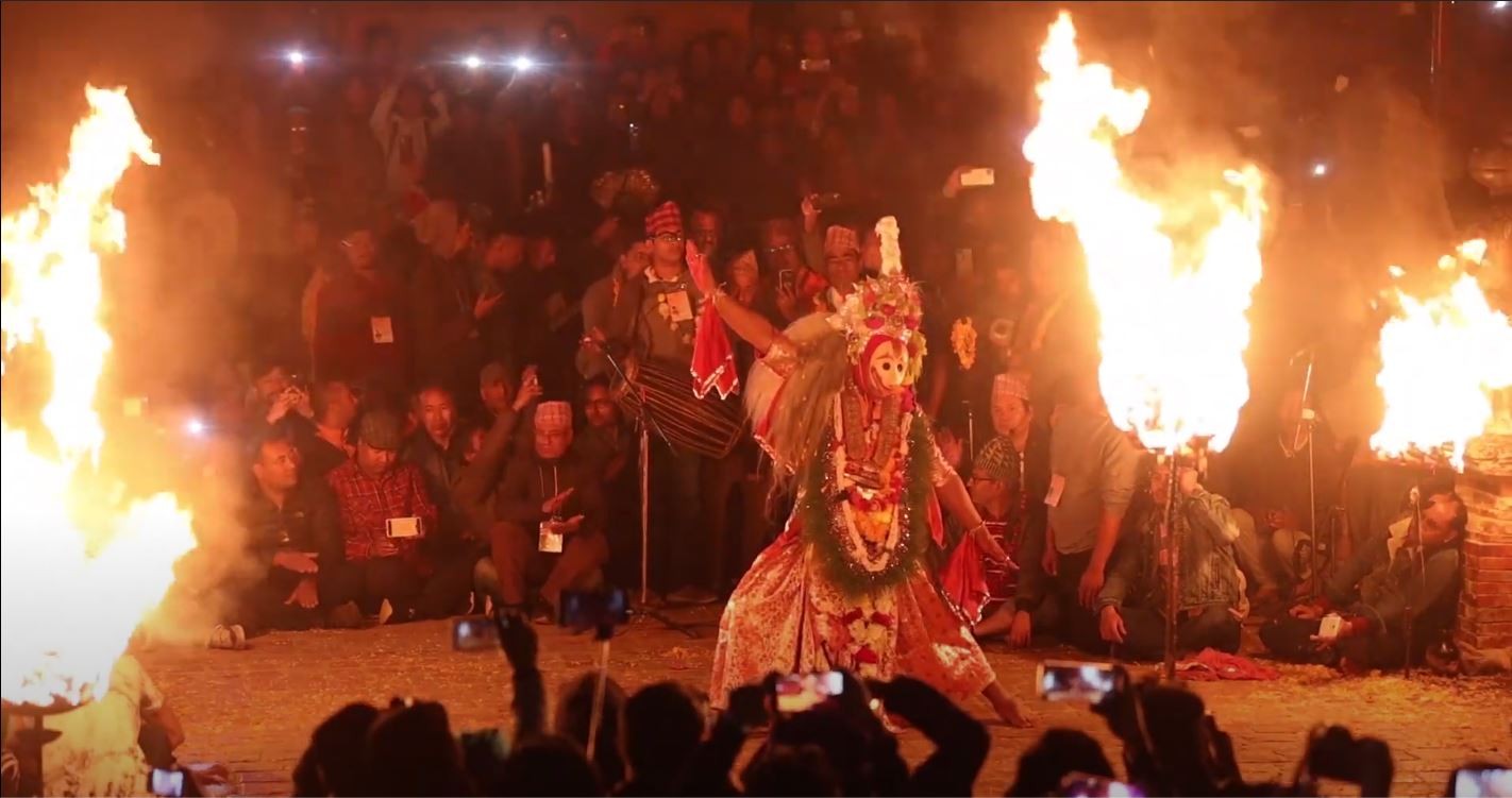 कात्तिक नाचअन्तर्गत देवी प्याखँ मञ्चन हुँदै