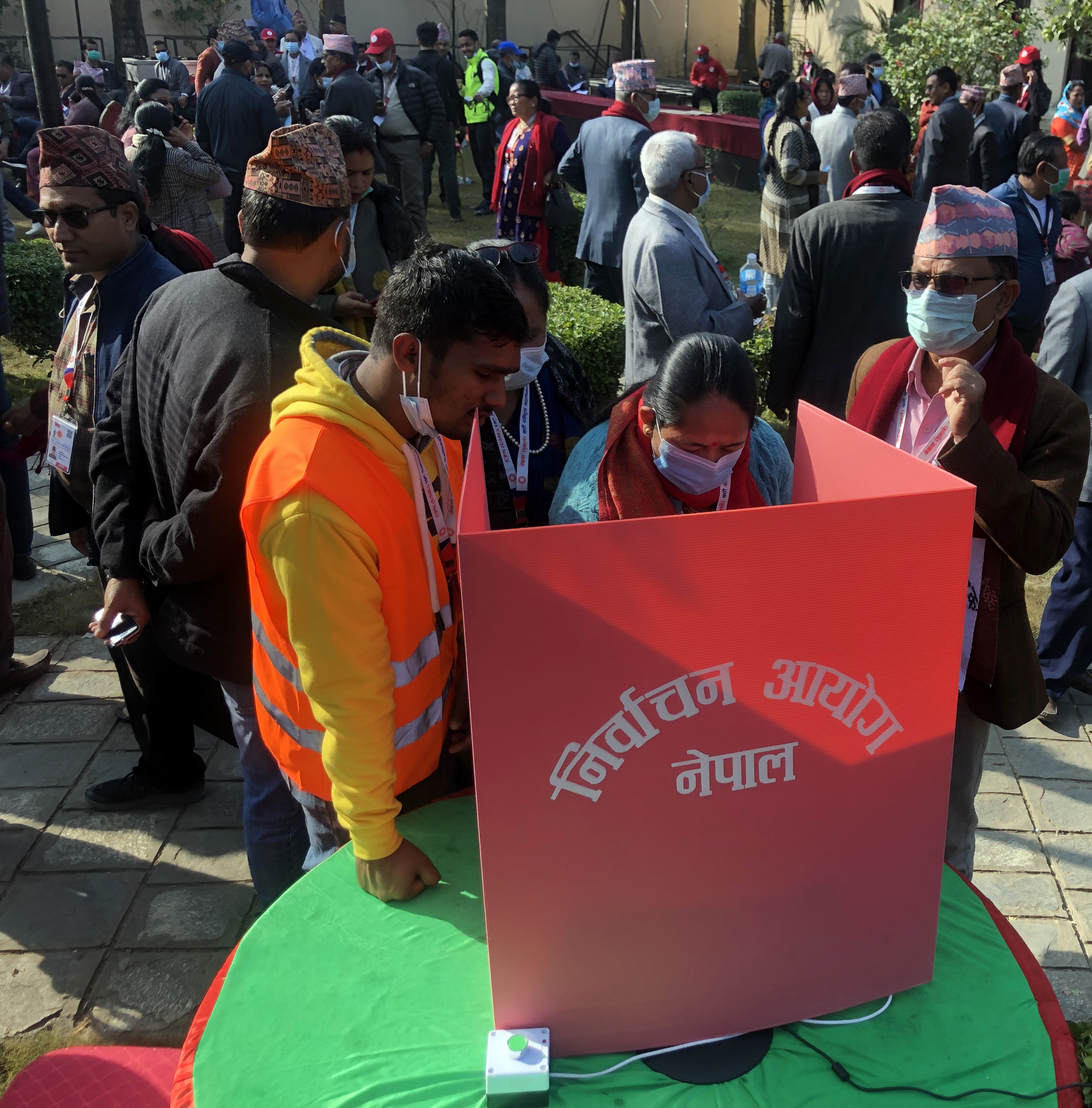 एमाले महाधिवेशन : ३०१ पदमा ३३३ को उम्मेदवारी