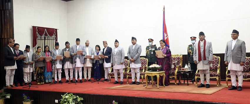 नवनियुक्त मन्त्रीहरूले लिए पद तथा गोपनीयताको शपथ 