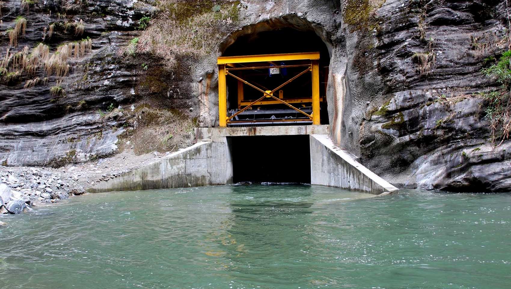 मेलम्चीको पानी वितरण हुने पाइपको परीक्षण आधा सकियो